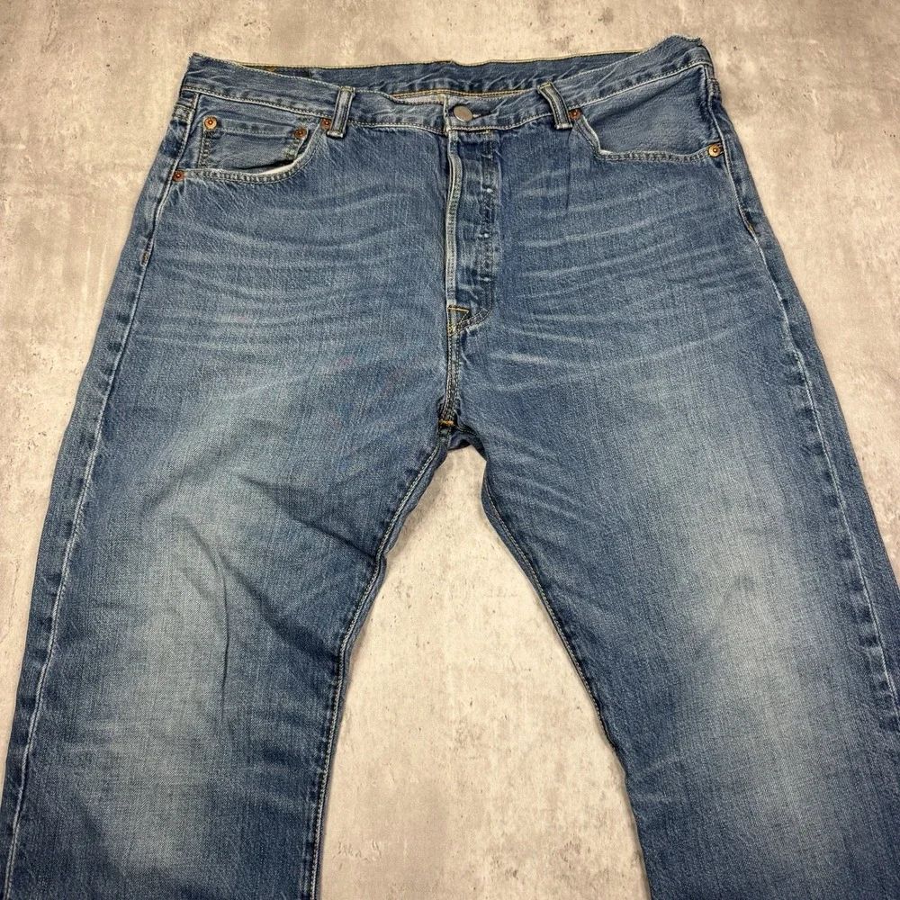 Levis ready ship